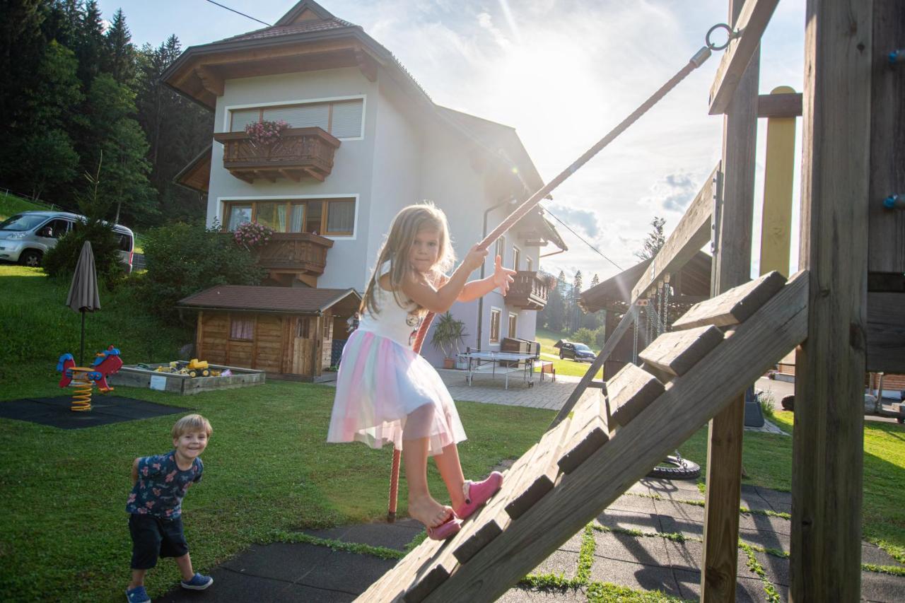 Chalets Und Apartments Hauserhof Nassfeld 스칼라니첸 외부 사진